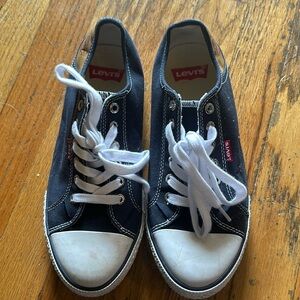 Levi’s tennis shoes